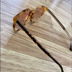 100% authentic. New Gucci sunglasses without case